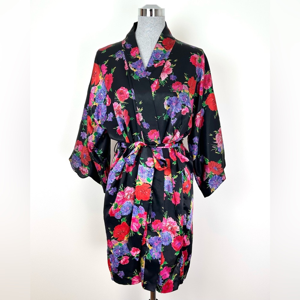 Vintage California Dynasty‎ Satin Floral Robe